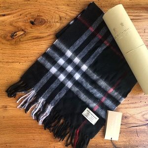 Authentic Black Burberry Classic Cashmere Scarf